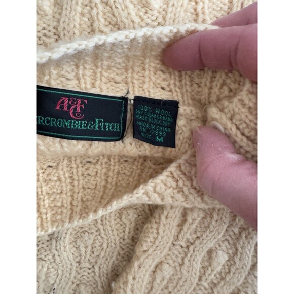 Vtg Abercrombie & Fitch Wool Fisherman Sweater with Button Detail Size M‎ - Picture 4 of 7